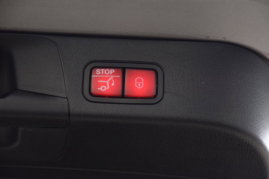 Used 2024 Mercedes-Benz EQB 300 4MATIC image 32