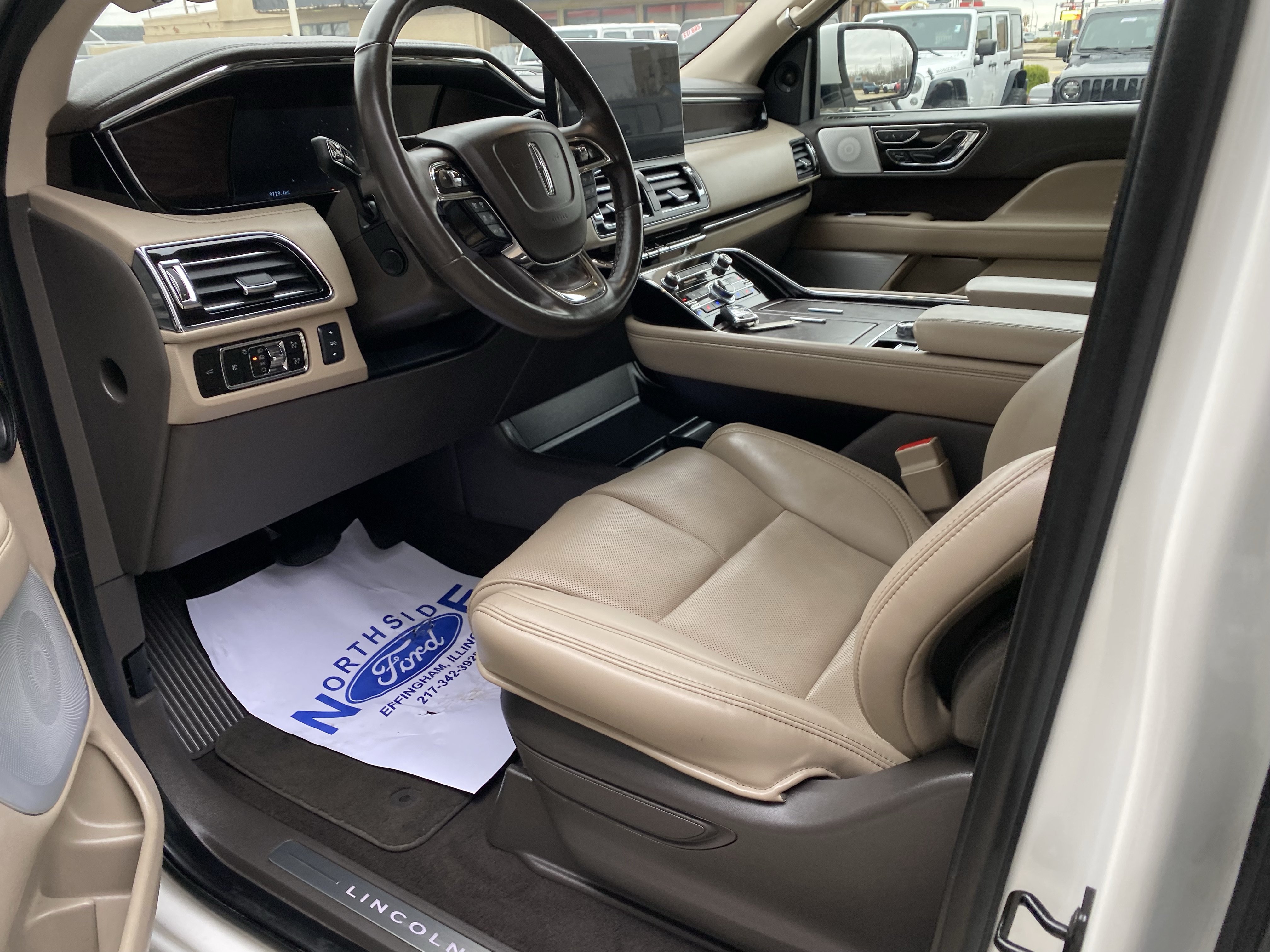 Used 2024 Lincoln Navigator L Reserve AWD/4WD image 16