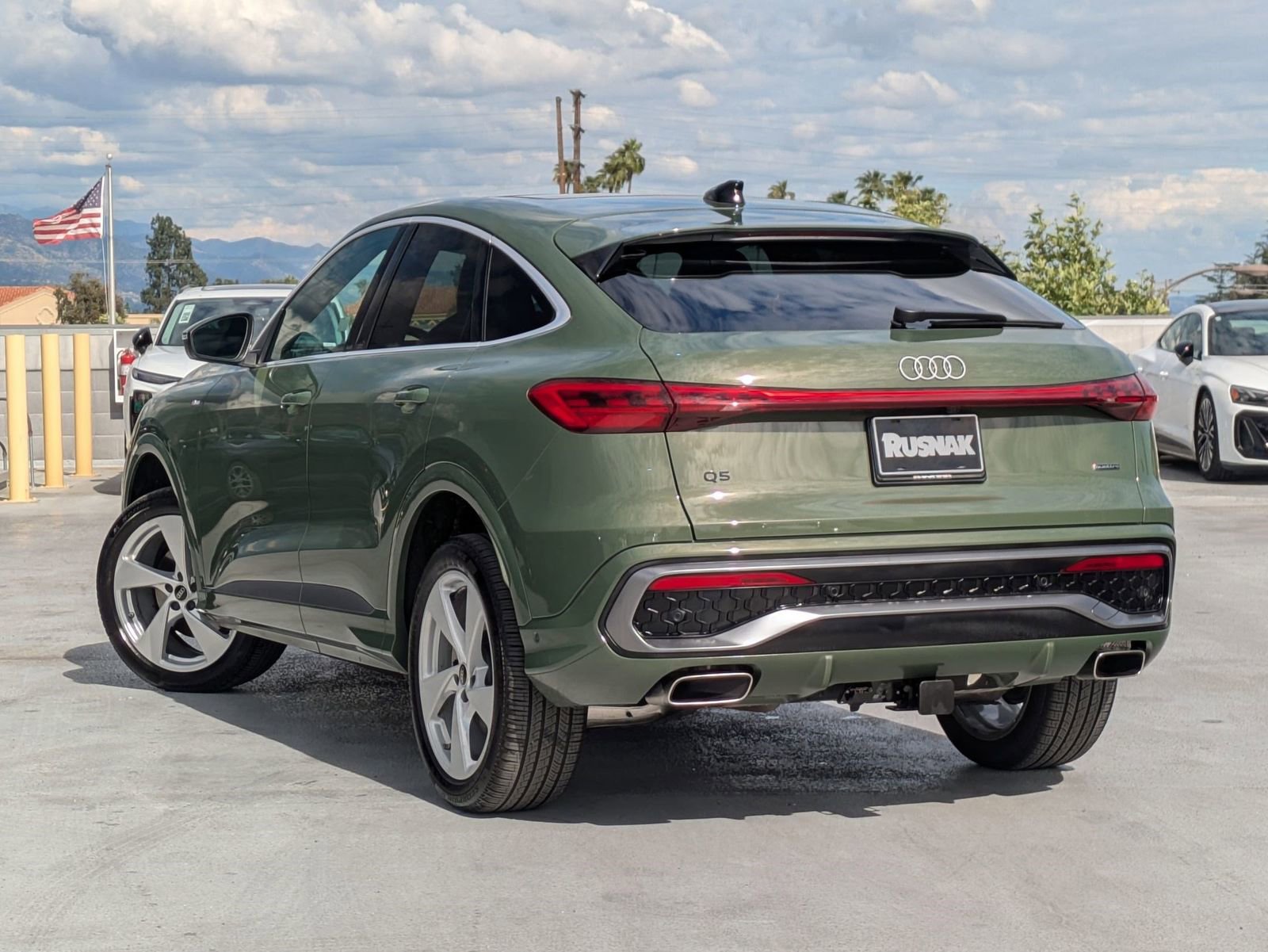 Used 2025 Audi Q5 Premium Plus w/ Premium Plus image 2