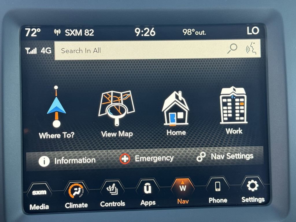 Used 2023 Jeep Cherokee Altitude Lux image 30