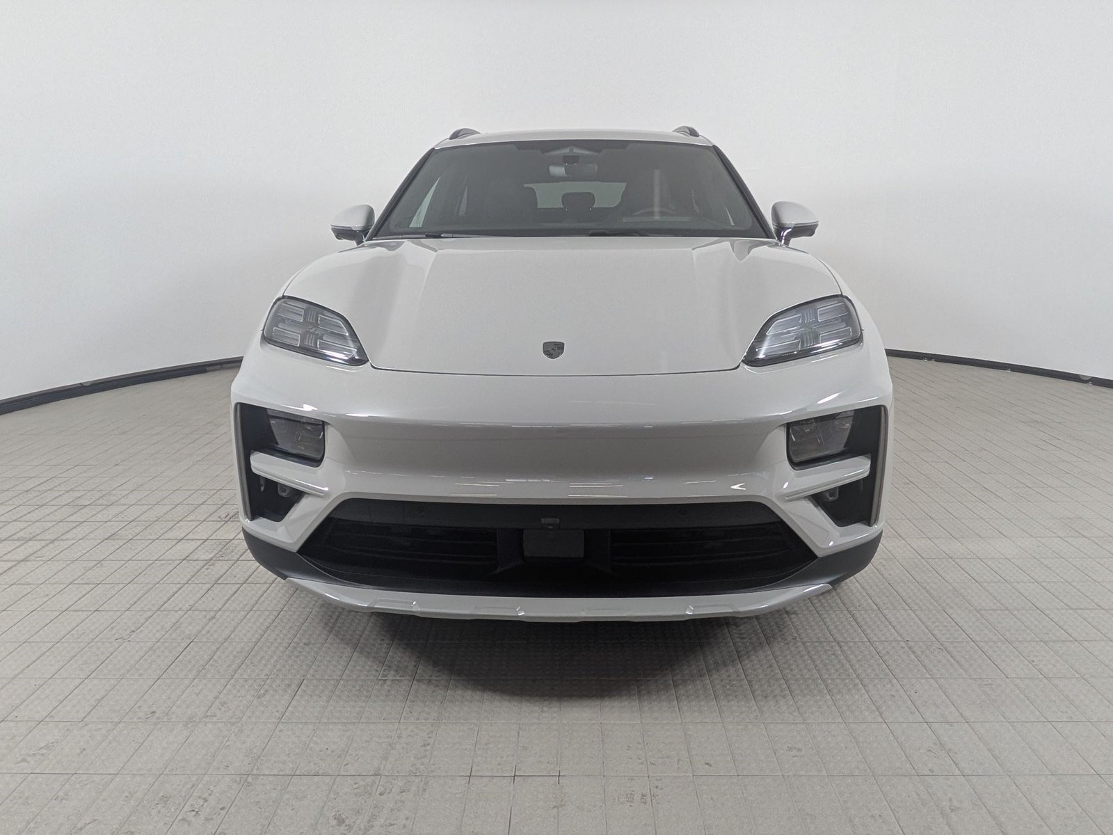 New 2026 Porsche Macan Turbo Electric AWD/4WD image 6