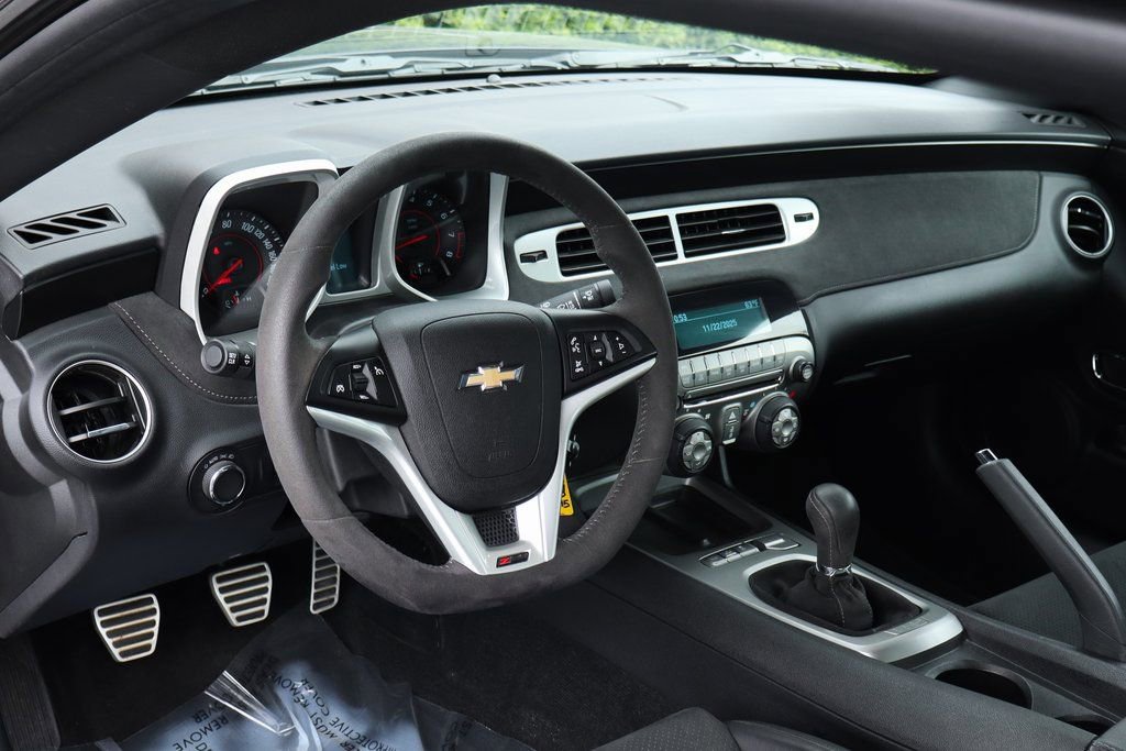 Used 2015 Chevrolet Camaro Z/28 RWD image 19