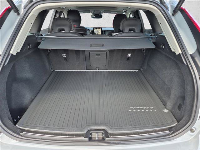 Used 2026 Volvo XC60 B5 Plus w/ Climate Package AWD/4WD image 6