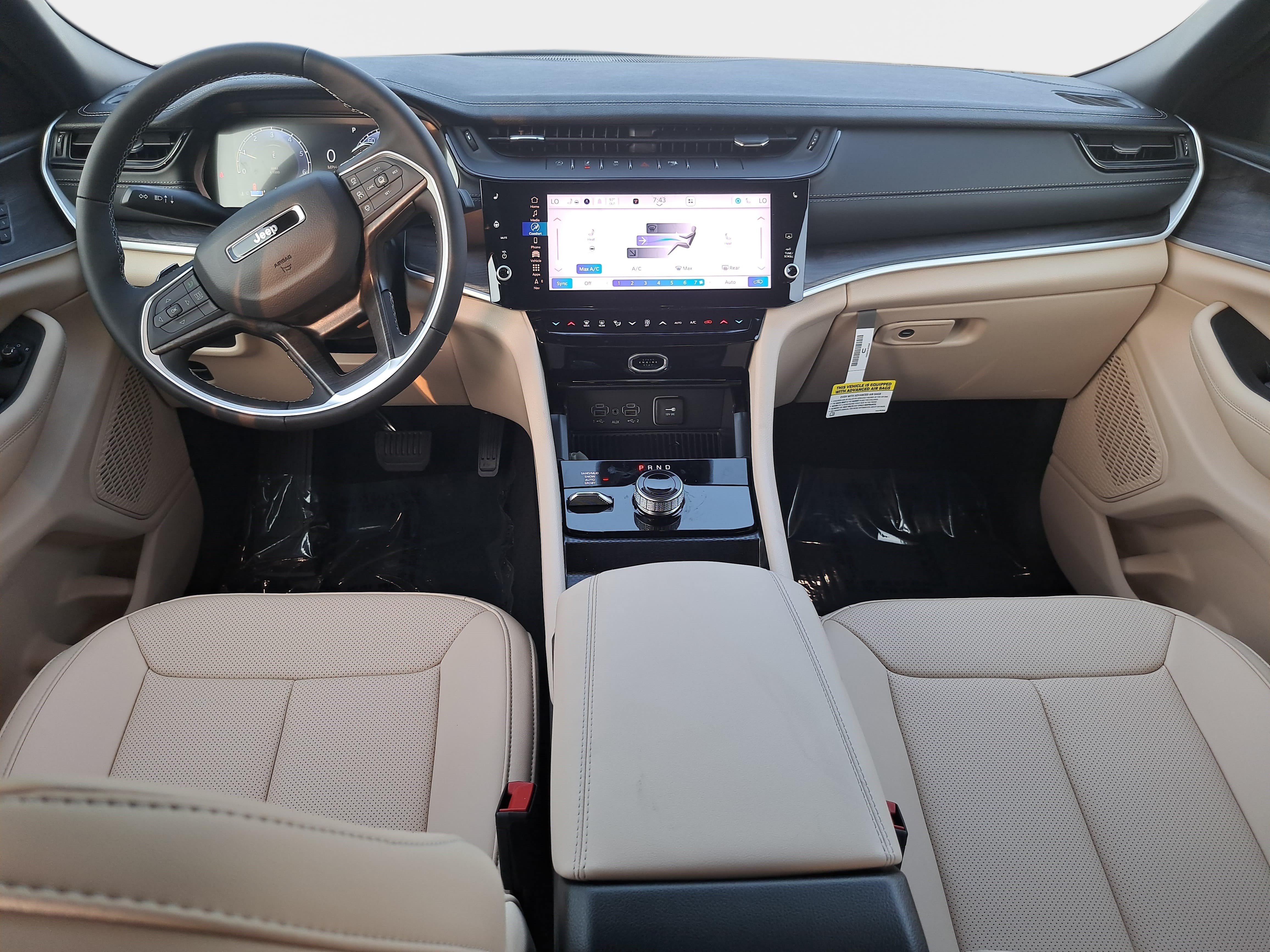 New 2026 Jeep Grand Cherokee Limited w/ Luxury Tech Group II AWD/4WD image 9