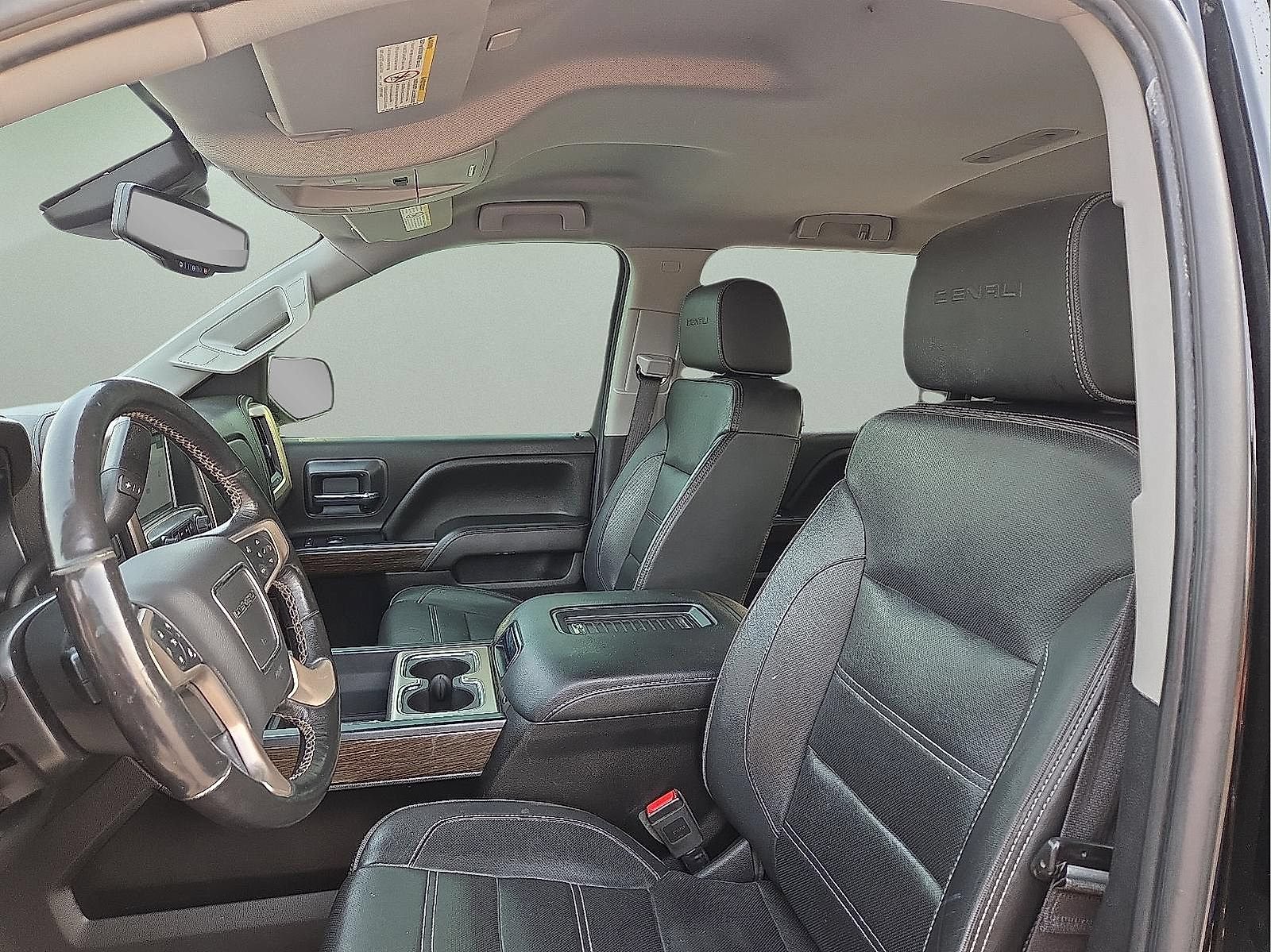 Used 2019 GMC Sierra 2500 Denali w/ Suspension Package, Off-Road AWD/4WD image 13
