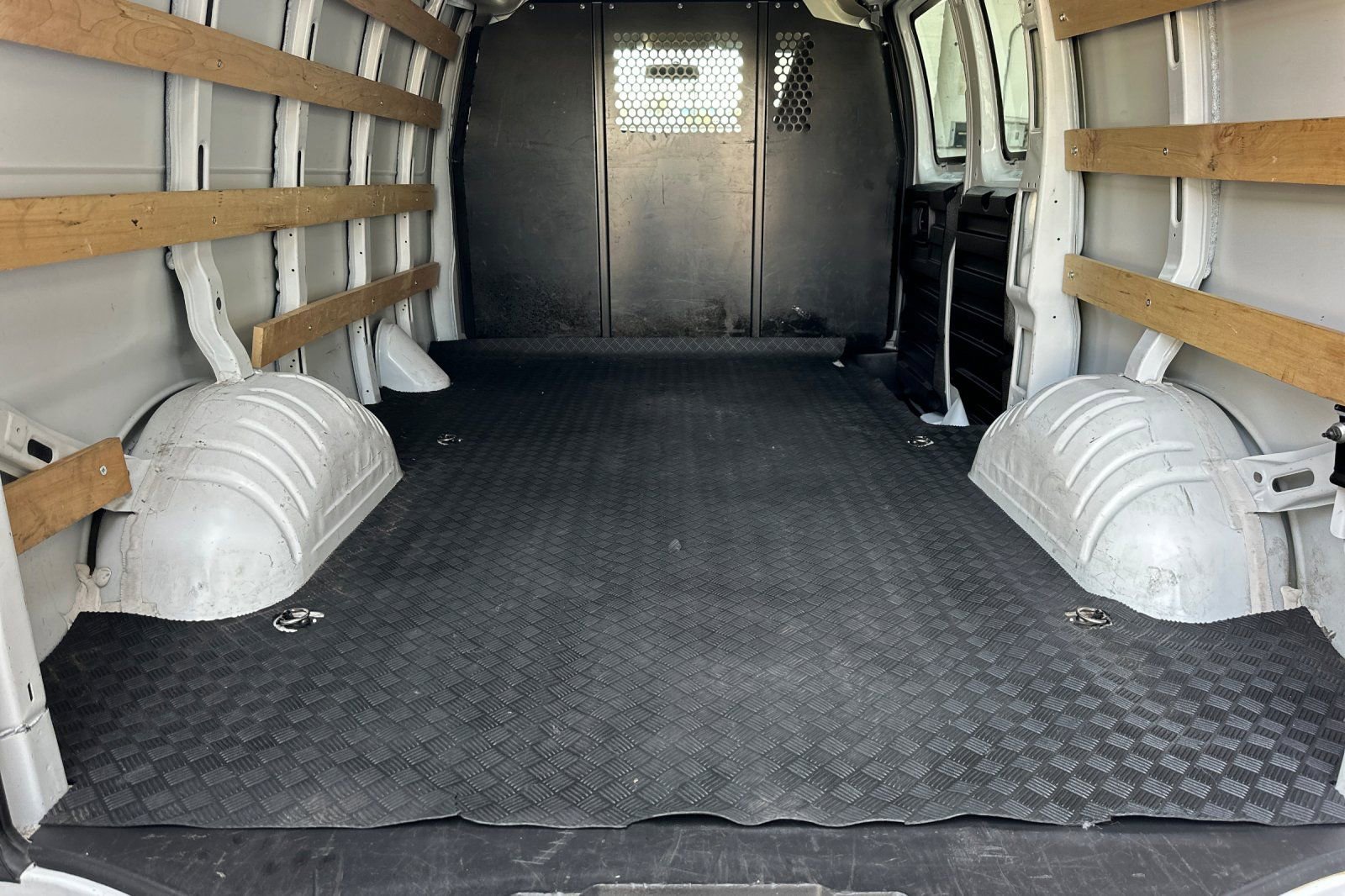 Certified 2024 GMC Savana 2500 w/ Driver Convenience Package image 15