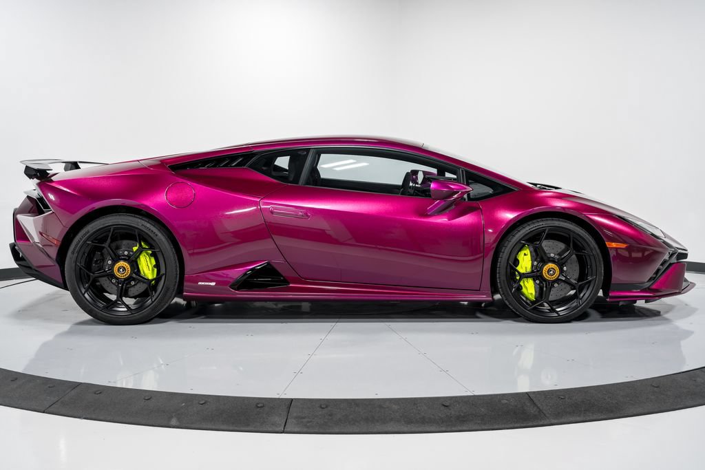 Used 2023 Lamborghini Huracan Tecnica RWD image 2