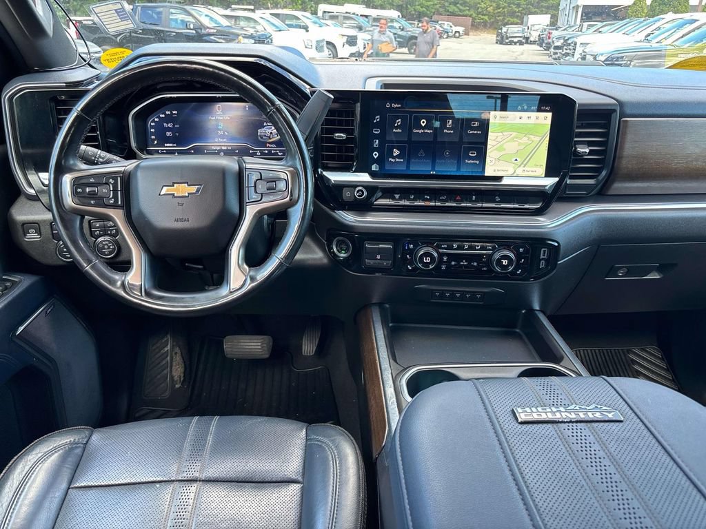 Used 2024 Chevrolet Silverado 3500 High Country w/ Technology Package AWD/4WD image 10