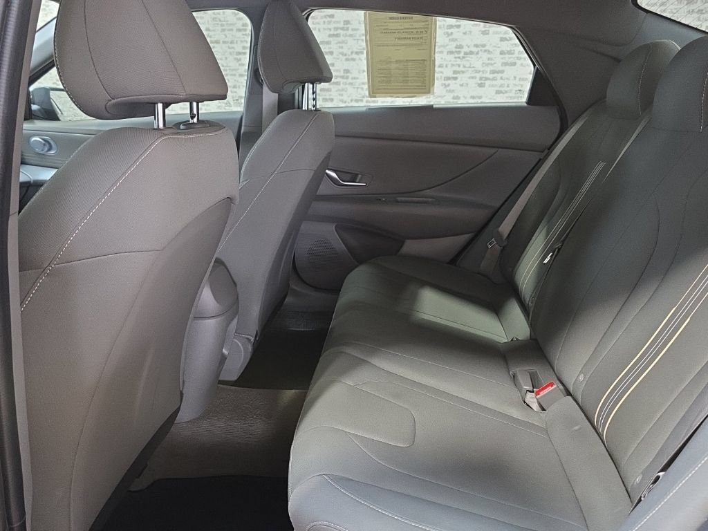Certified 2024 Hyundai Elantra SEL FWD image 12