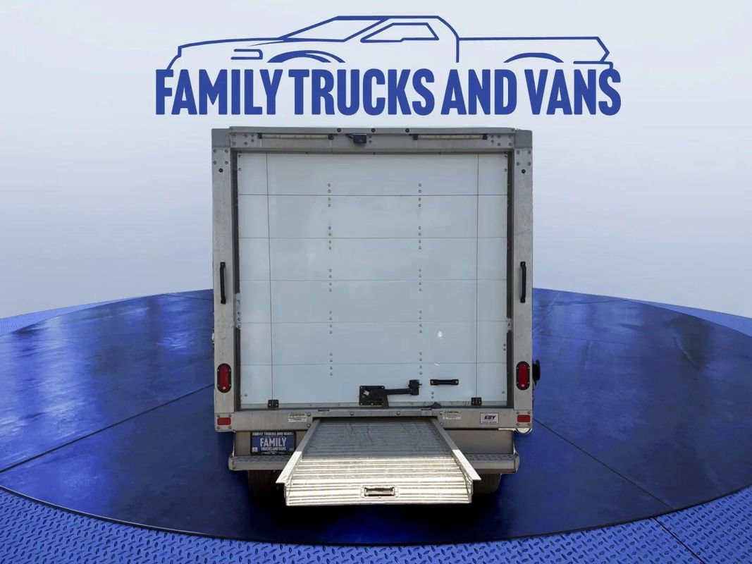 Used 2018 Ford Transit 350 156 DRW RWD image 2