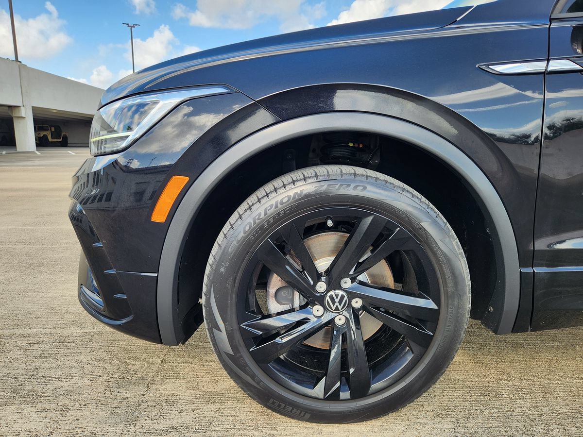 Used 2023 Volkswagen Tiguan SE R-Line FWD image 4