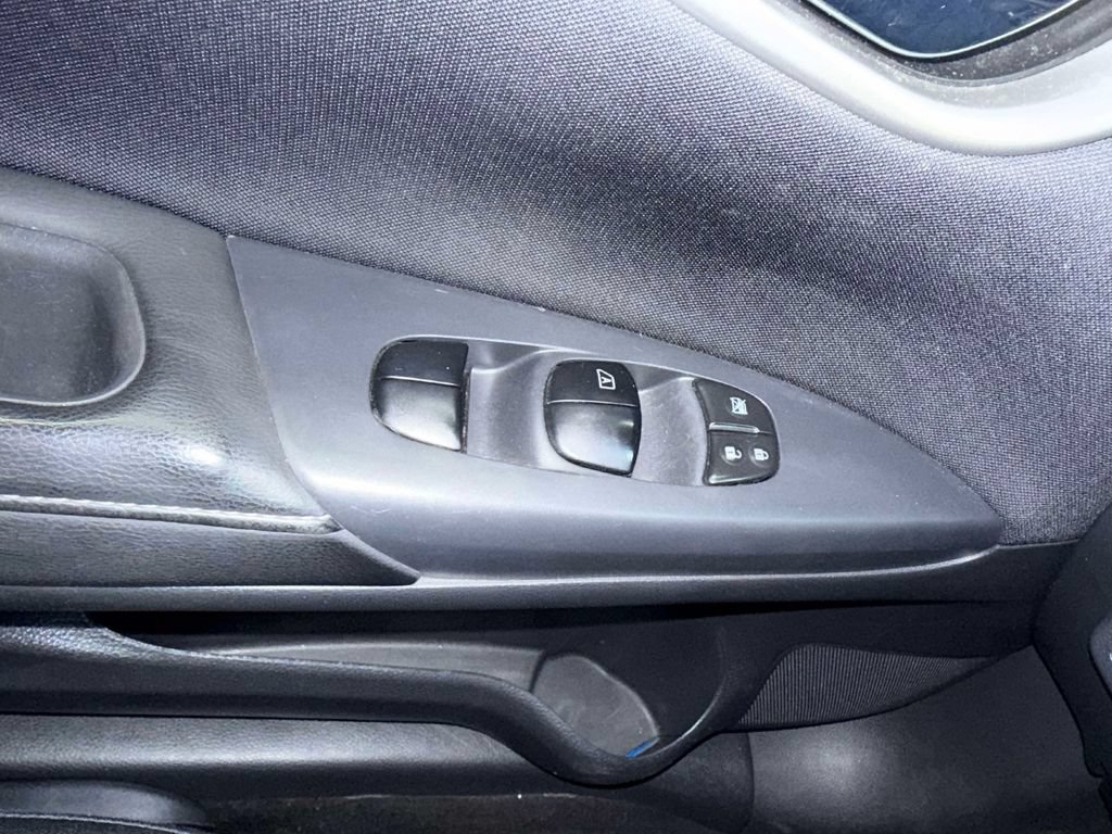 Used 2016 Nissan Sentra SV FWD image 43