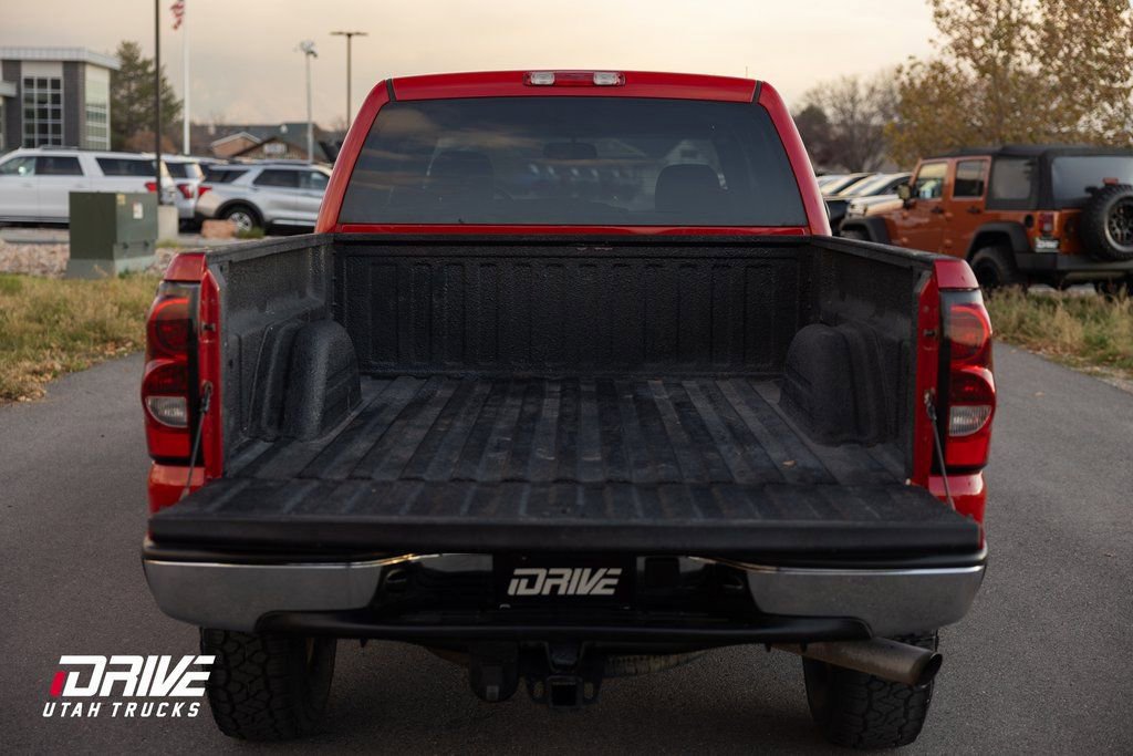 Used 2004 Chevrolet Silverado 2500 LS w/ Skid Plate Package image 11