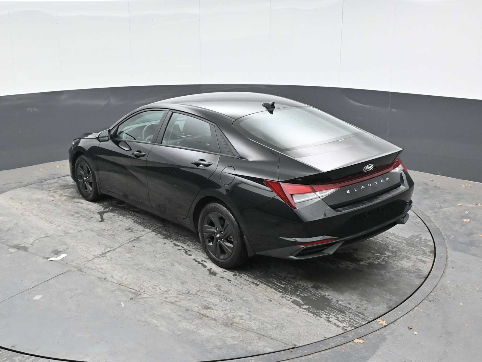 Used 2023 Hyundai Elantra SEL FWD image 27