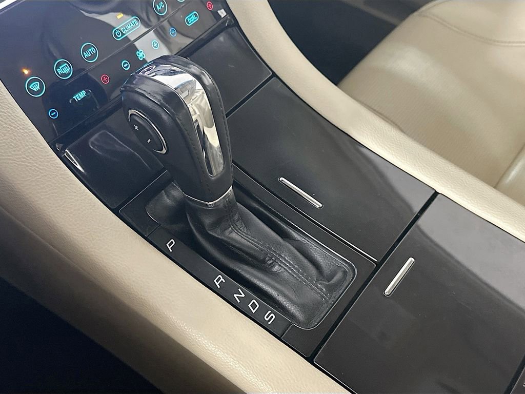 Used 2018 Ford Taurus Limited image 16