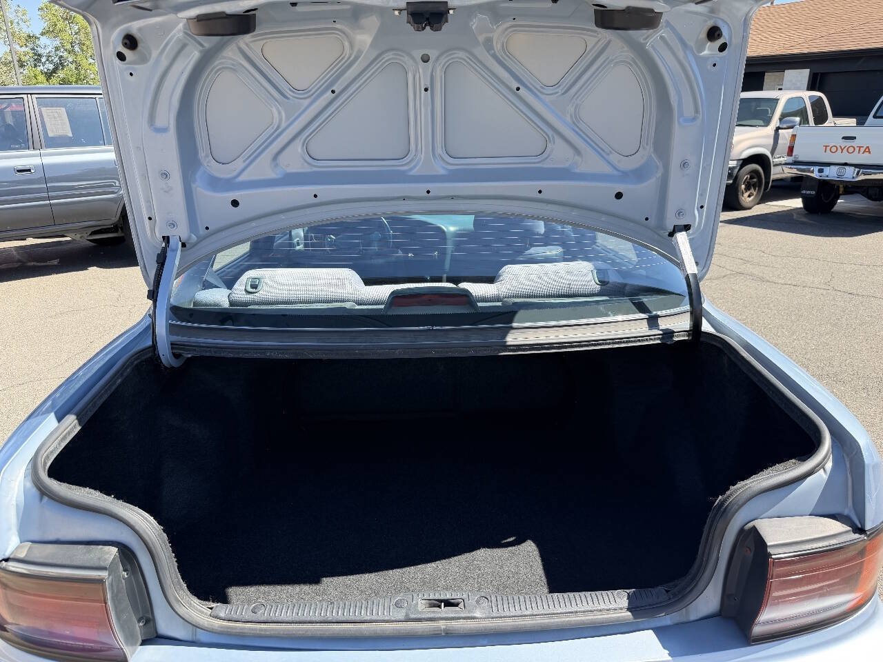 Used 1992 Toyota Camry Deluxe FWD image 29