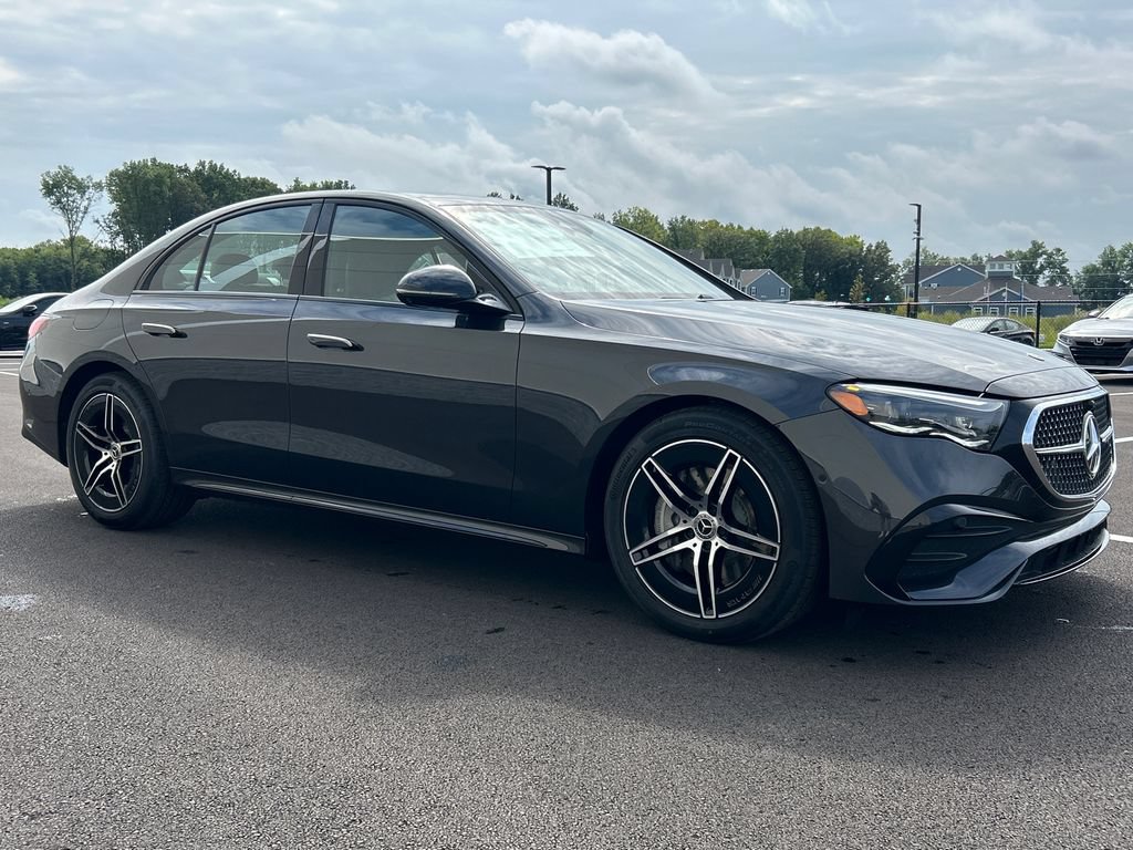 New 2027 Mercedes-Benz E 450 4MATIC Sedan image 2