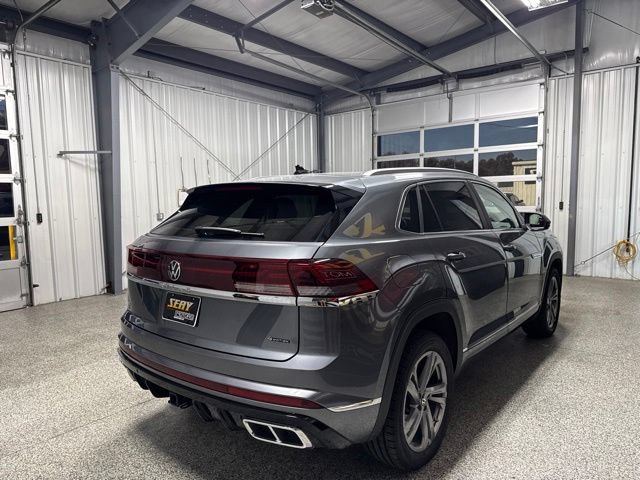 Used 2024 Volkswagen Atlas Cross Sport SEL R-Line AWD/4WD image 16