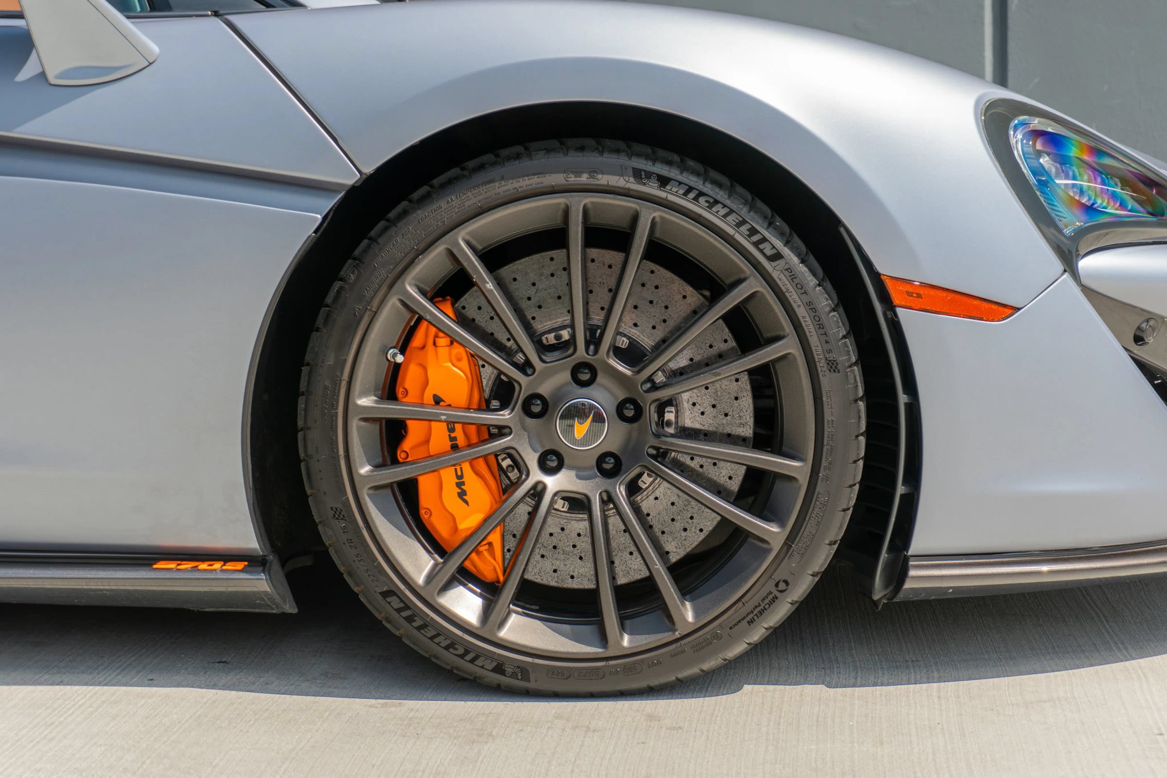 Used 2017 McLaren 570S Coupe RWD image 36
