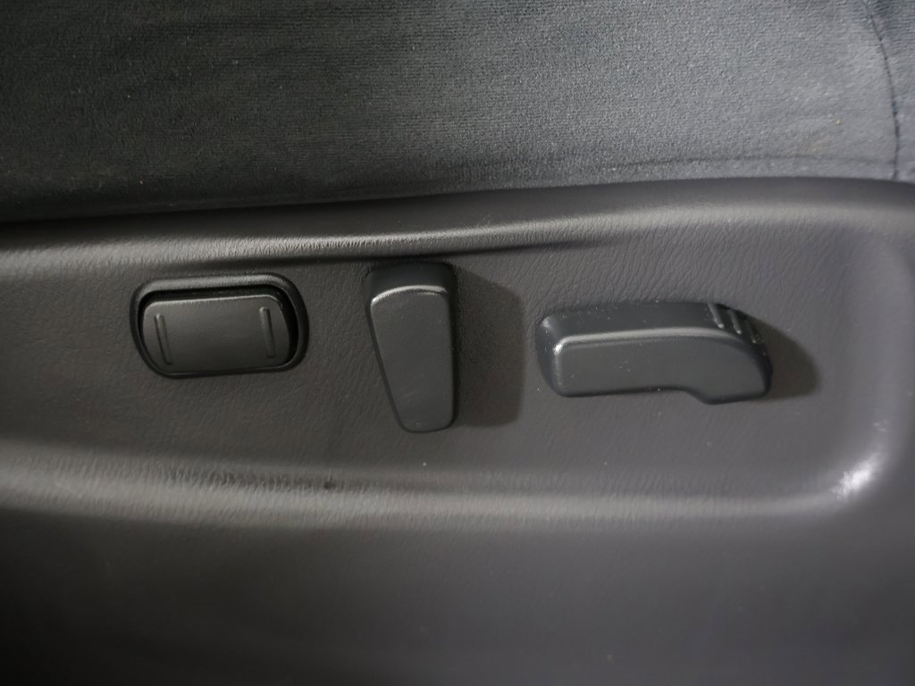 Used 2019 Nissan Armada SV image 28