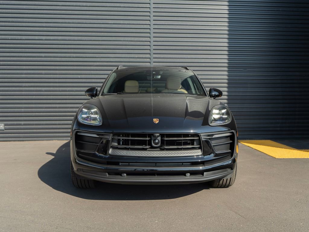 New 2025 Porsche Macan image 6