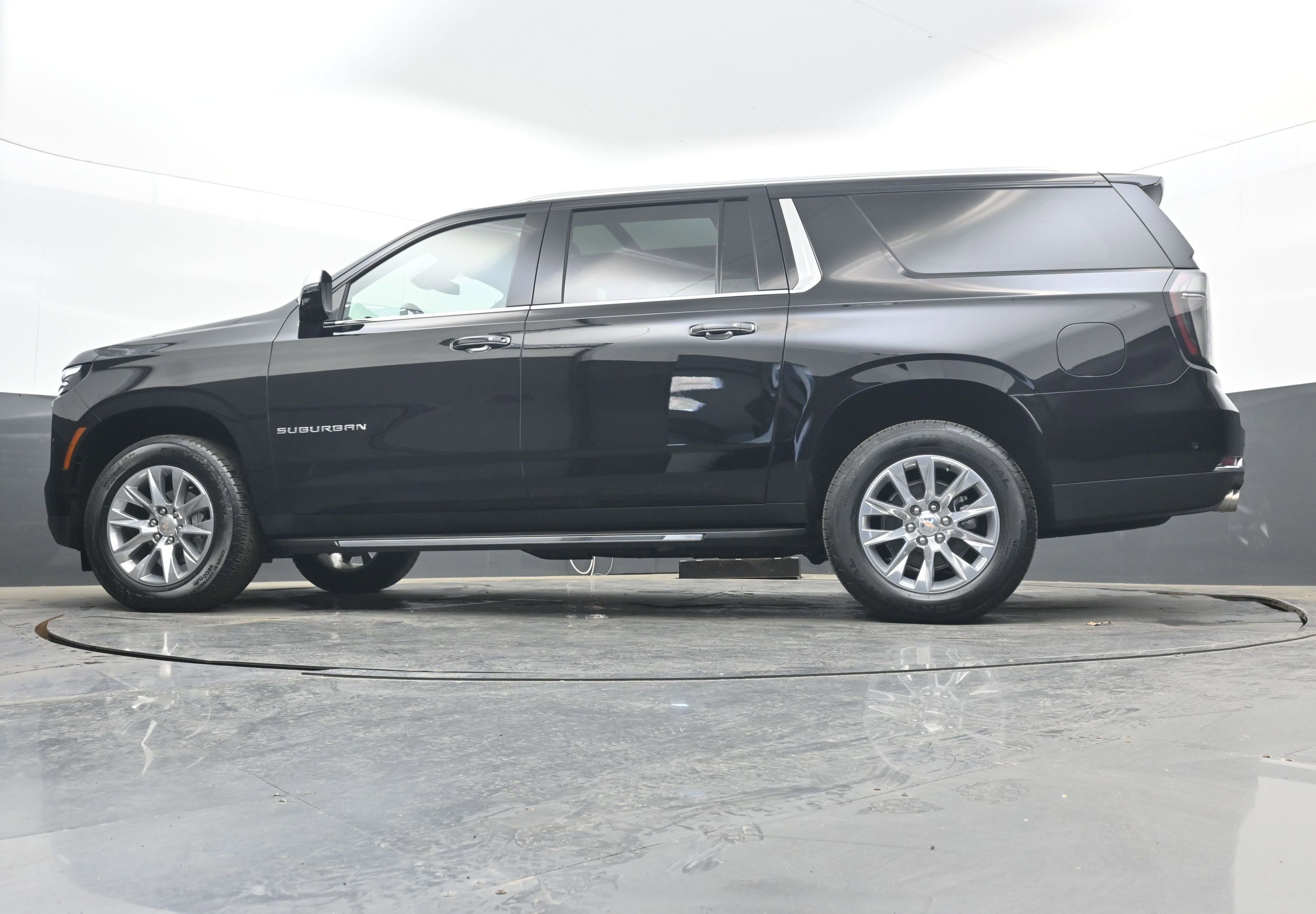 New 2026 Chevrolet Suburban Premier w/ Sun And Tow Package AWD/4WD image 27