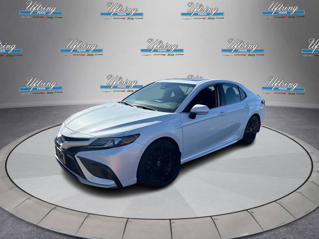 Used 2021 Toyota Camry XSE w/ Navigation Upgrade Package image 7