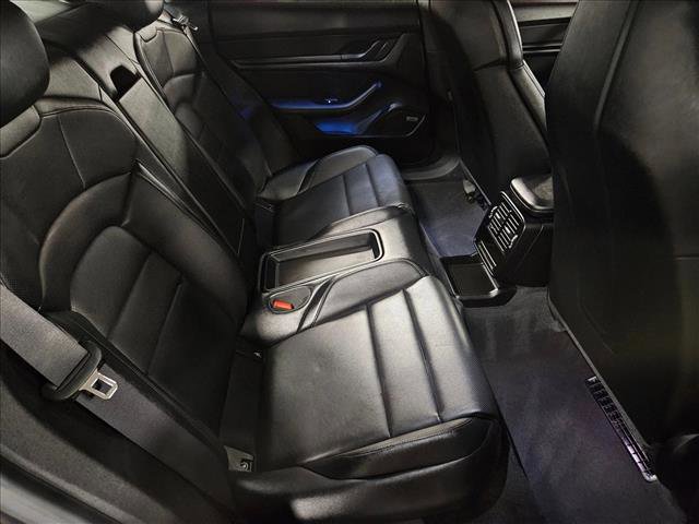 Used 2022 Porsche Taycan image 15