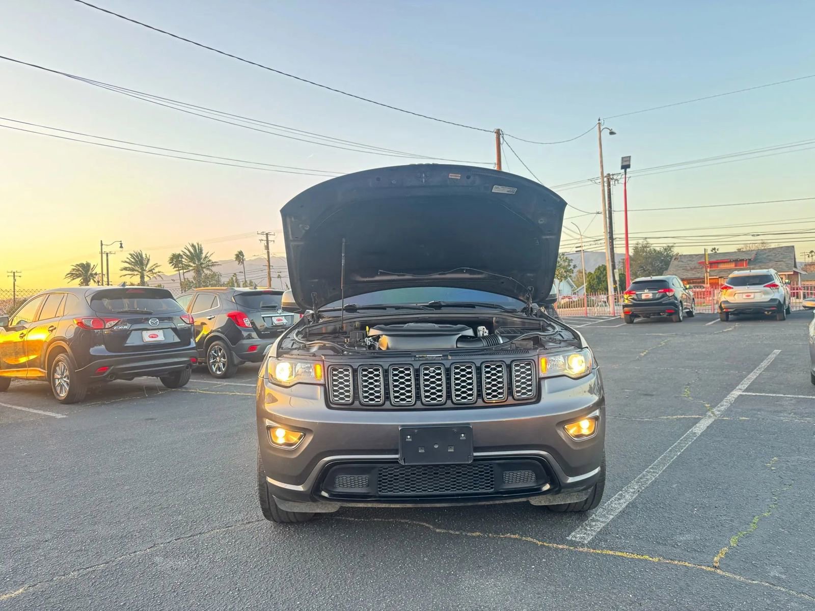 Used 2018 Jeep Grand Cherokee Altitude image 14