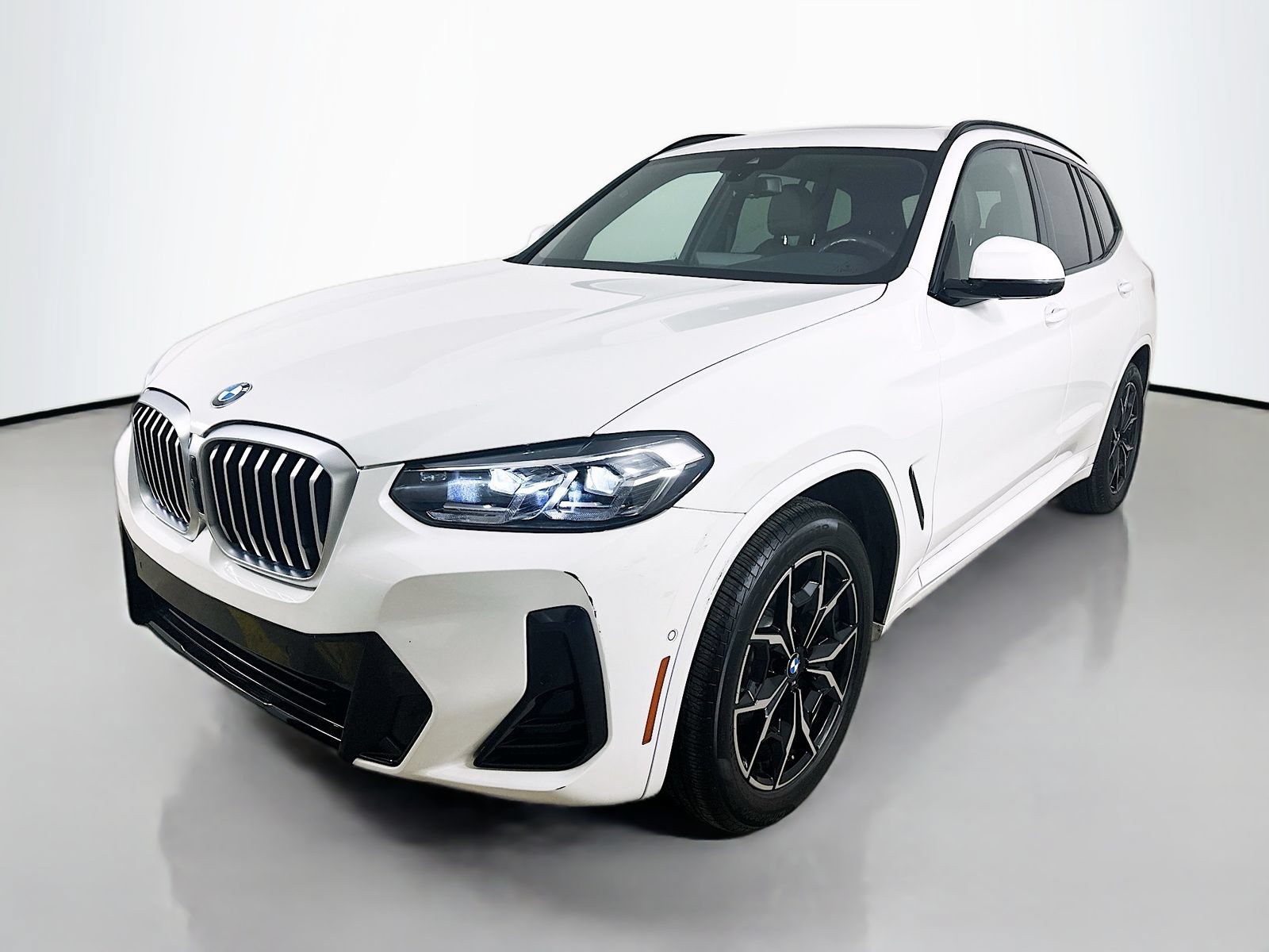 Used 2024 BMW X3 xDrive30i w/ Premium Package AWD/4WD image 1
