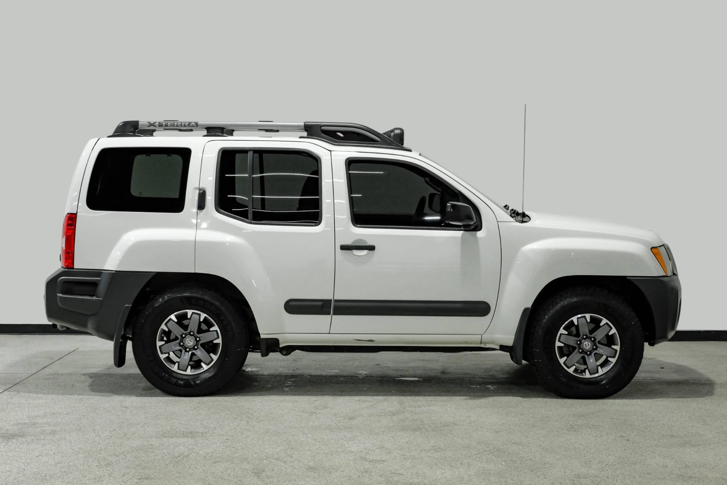 Used 2014 Nissan Xterra PRO-4X w/ Nevada Tow Package AWD/4WD image 5