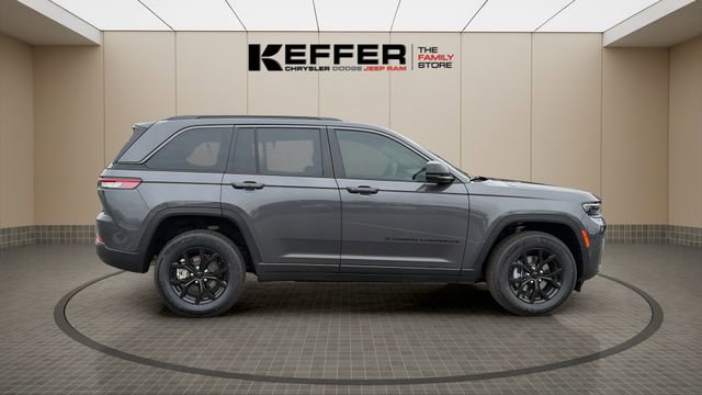 New 2026 Jeep Grand Cherokee Altitude image 6