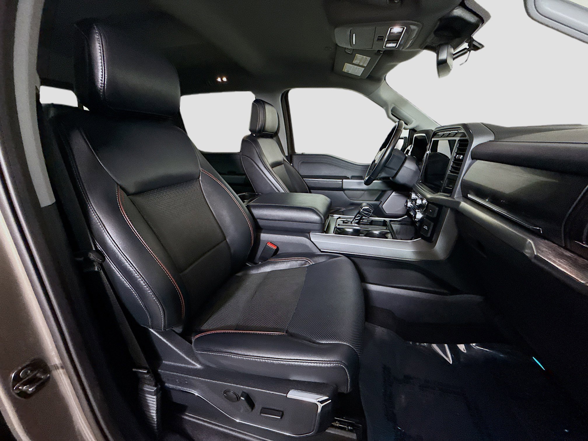 Used 2023 Ford F150 Lariat image 29