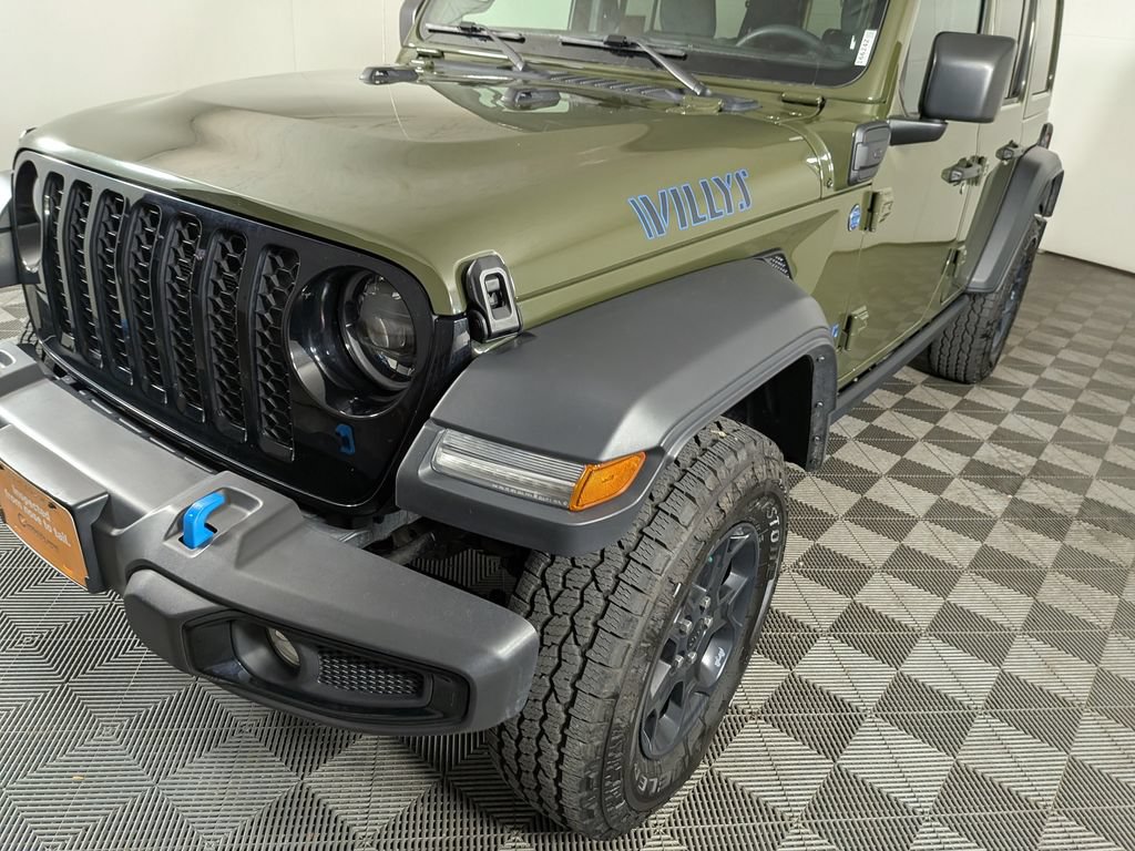 Certified 2023 Jeep Wrangler Unlimited w/ Sun & Screen Package AWD/4WD image 11