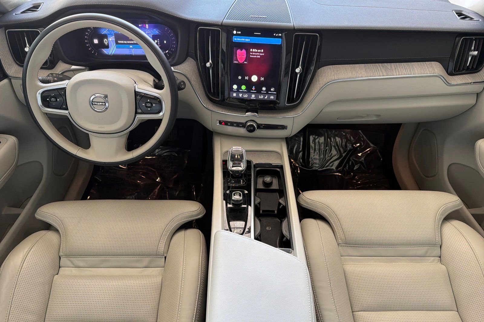 Used 2023 Volvo XC60 B5 Ultimate AWD/4WD image 14