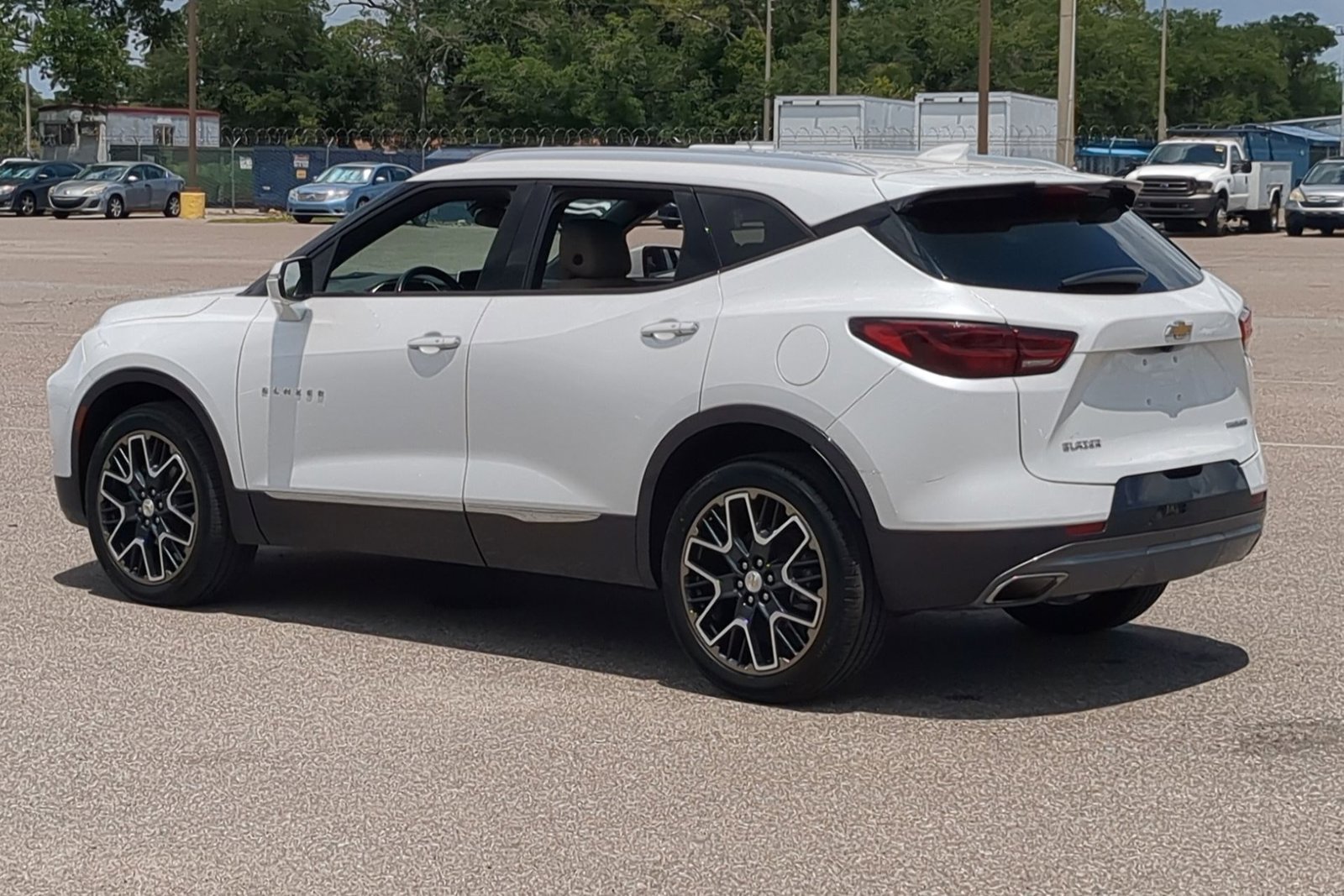 Used 2023 Chevrolet Blazer Premier FWD image 8