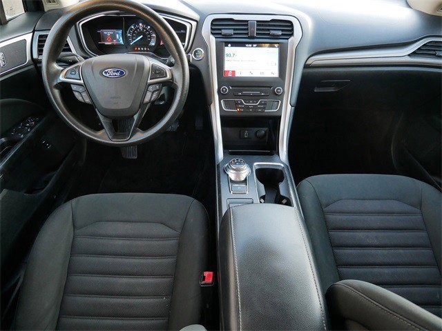 Used 2017 Ford Fusion SE image 11