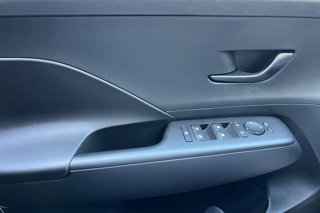 New 2026 Hyundai Kona SE FWD image 11