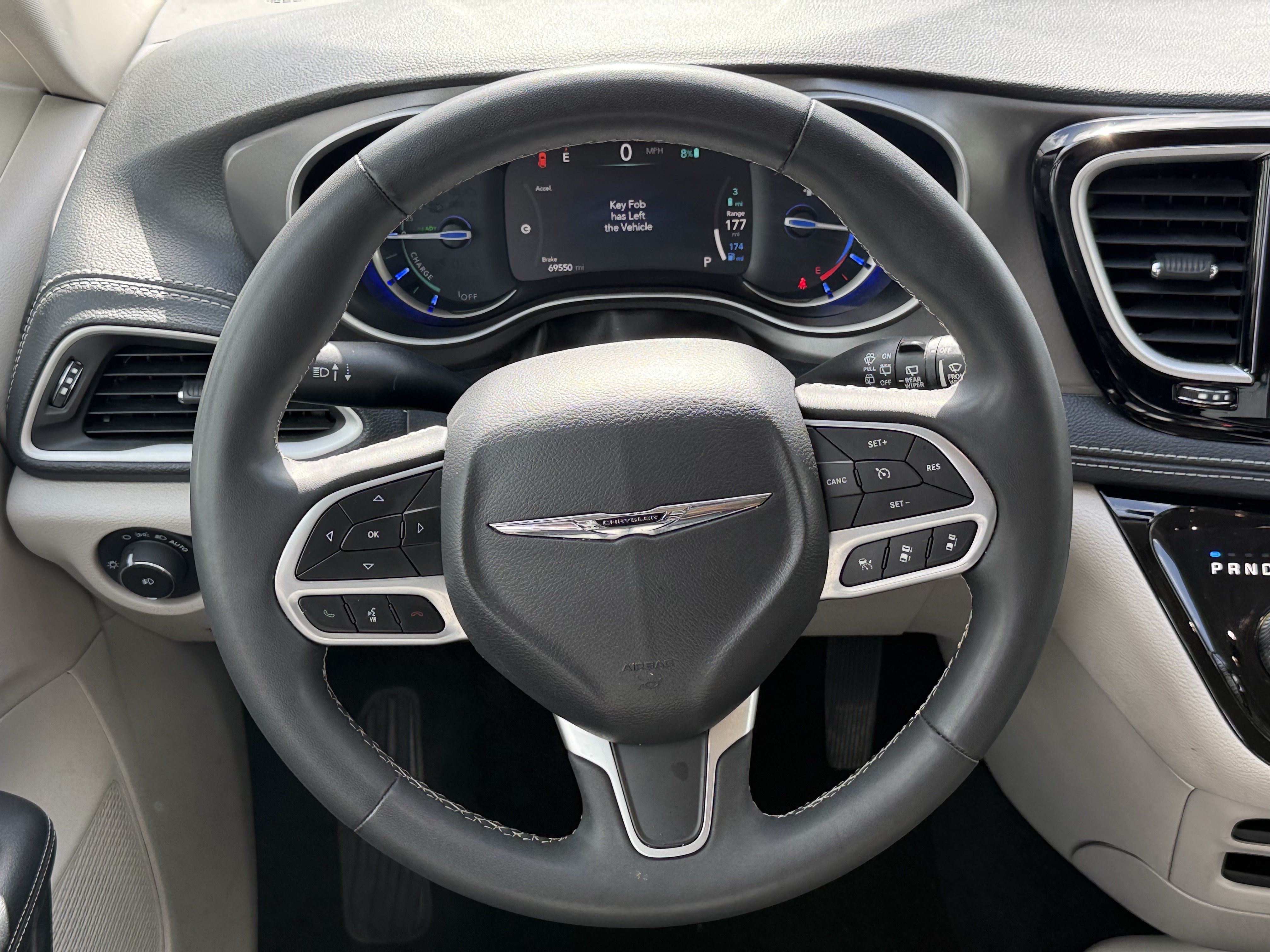 Used 2023 Chrysler Pacifica Touring-L FWD image 15