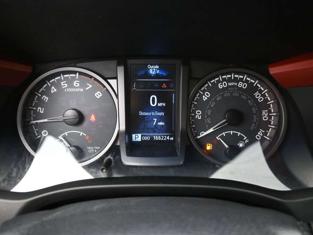 Used 2017 Toyota Tacoma TRD Sport w/ Tow Package image 3