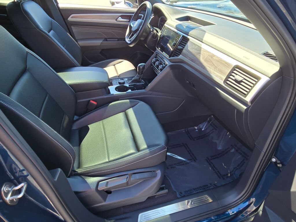 Used 2023 Volkswagen Atlas Cross Sport SE w/ Panoramic Sunroof Package AWD/4WD image 6