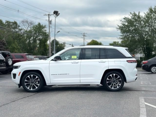 Used 2023 Jeep Grand Cherokee Overland w/ Luxury Tech Group IV AWD/4WD image 3