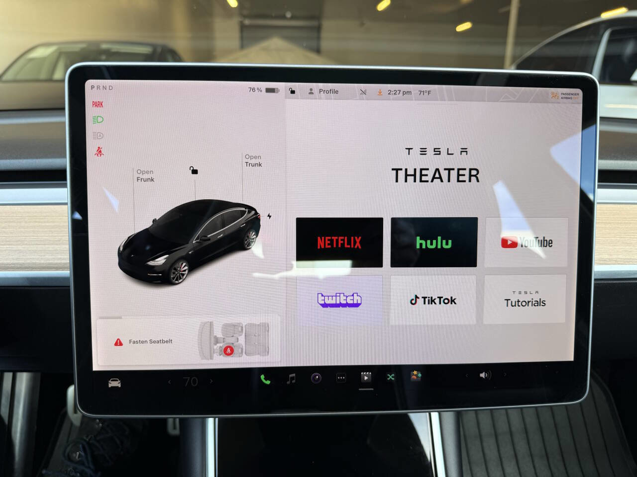 Used 2018 Tesla Model 3 Performance image 30