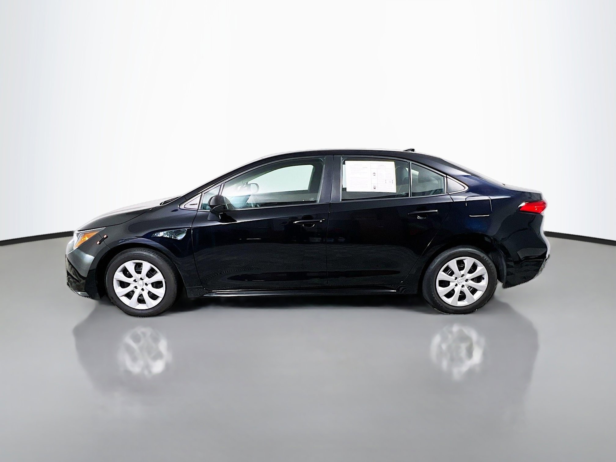 Used 2023 Toyota Corolla LE FWD image 9