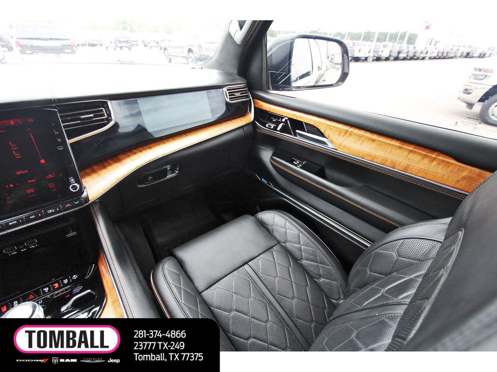 Used 2022 Jeep Grand Wagoneer Series III AWD/4WD image 11