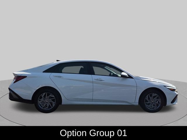 Used 2026 Hyundai Elantra Hybrid FWD image 4