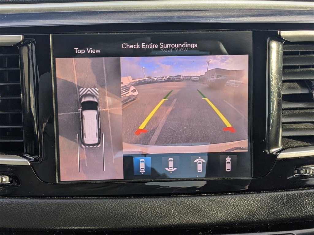 Used 2020 Chrysler Pacifica Touring-L Plus image 32