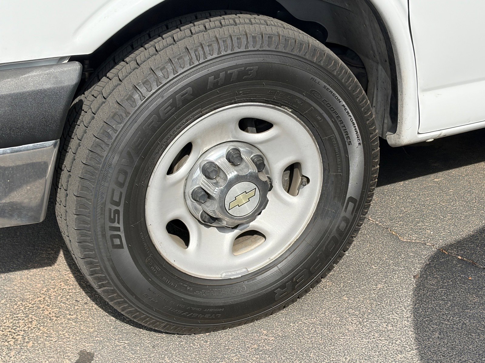 Used 2013 Chevrolet Express 2500 LT w/ LT Preferred Equipment Group RWD image 6