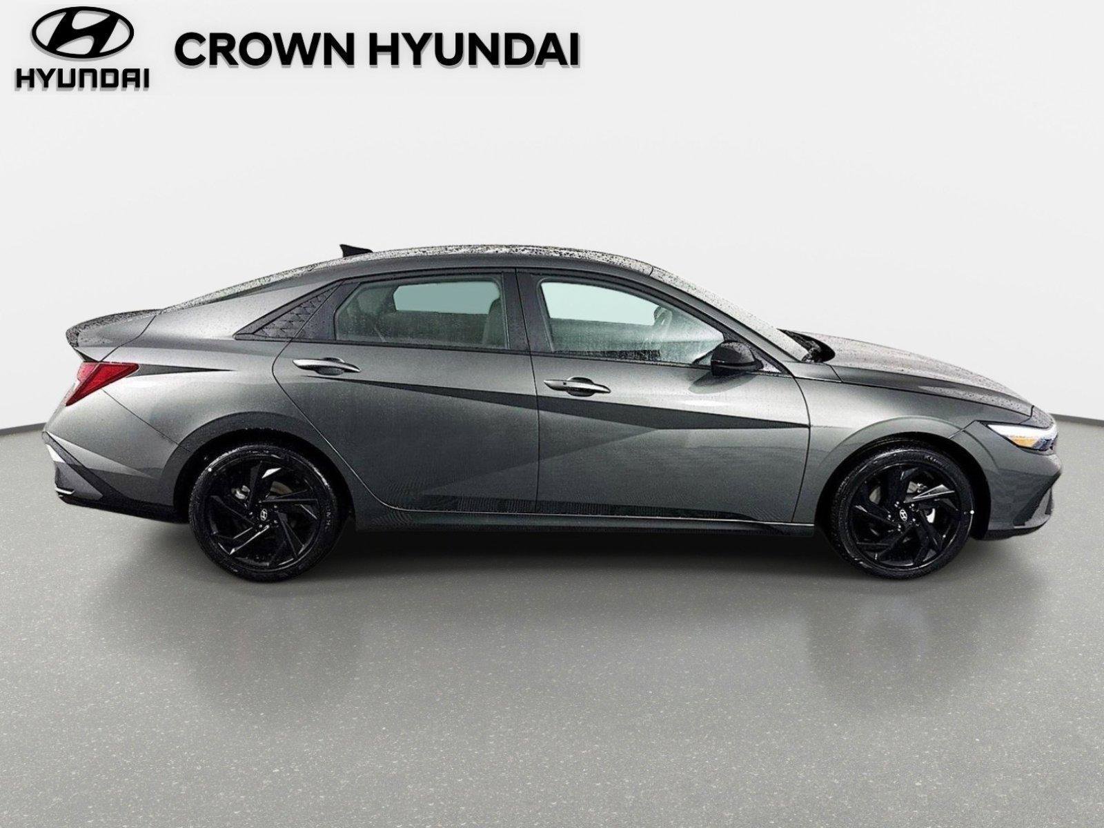 New 2026 Hyundai Elantra Sport FWD image 4
