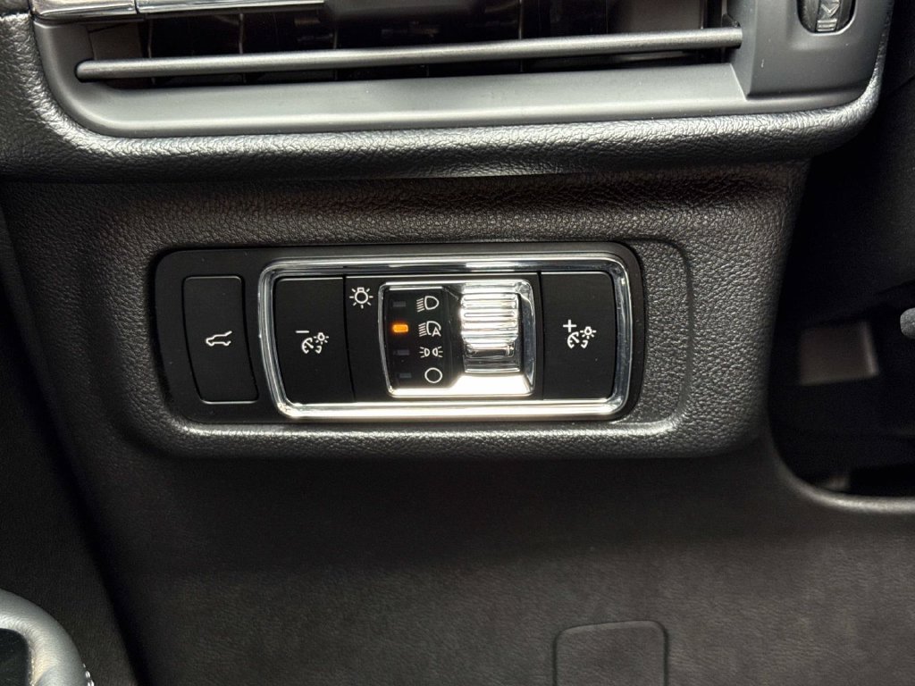 Used 2024 Lincoln Corsair AWD image 14